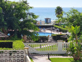 Marina de La Duquesa beachfront appartment